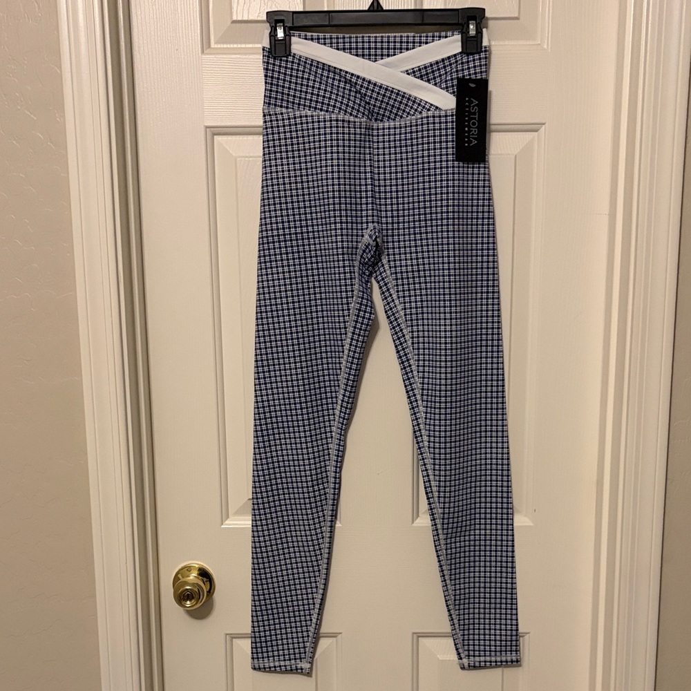 Astoria LUXE Balance Crossover-Legging